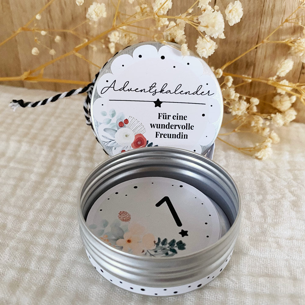 offene Dose eines Adventskalenders für eine wundervolle Freundin