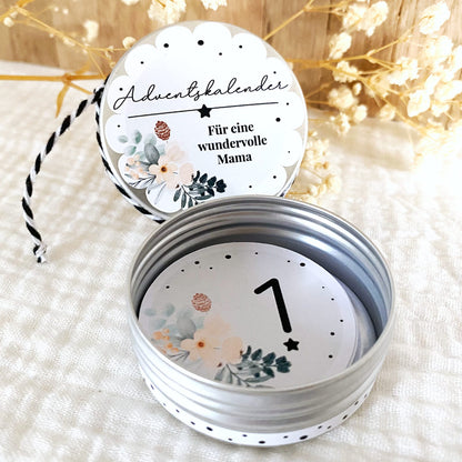 offene Dose eines Adventskalenders für eine wundervolle Mama